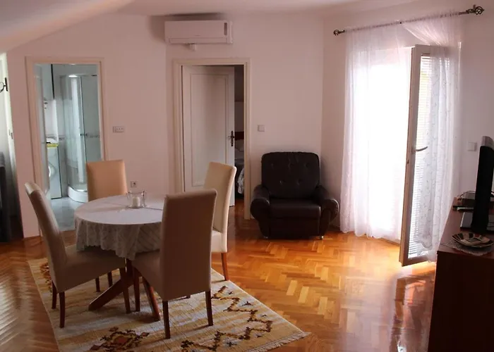Ursula Apartman *
